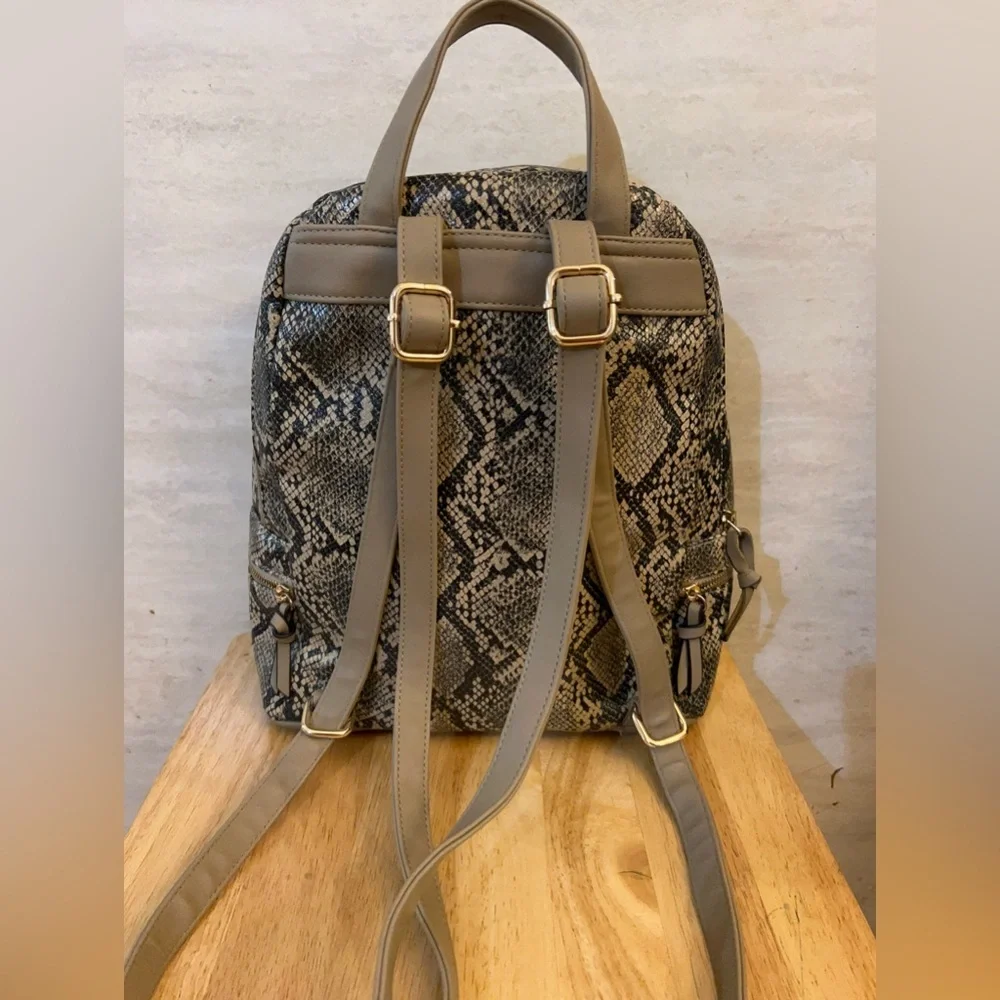 Alexis Bendel Chic Snakeskin Pattern Backpack - Picture 2 of 15
